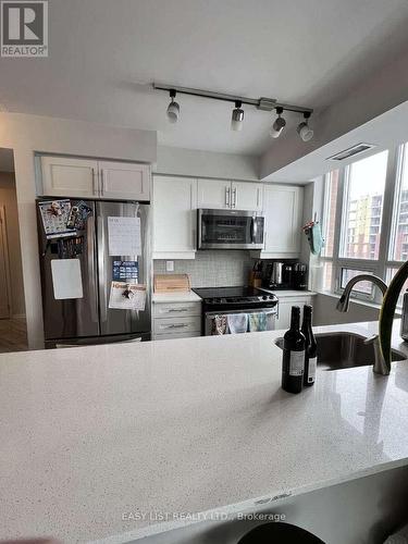 1402 - 125 Western Battery Road, Toronto, ON - Indoor Photo Showing Kitchen