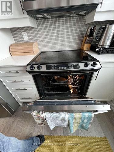 1402 - 125 Western Battery Road, Toronto, ON - Indoor Photo Showing Kitchen