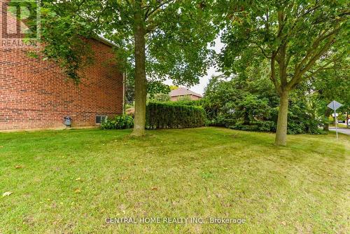 4 Robaldon Road, Toronto, ON - Outdoor