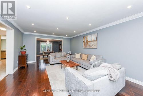 4 Robaldon Road, Toronto, ON - Indoor Photo Showing Living Room