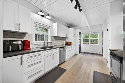 110 Forest Hill Pl, Salt Spring, BC 
