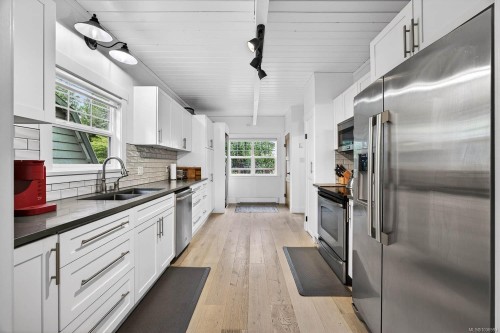 110 Forest Hill Pl, Salt Spring, BC 