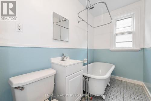 230 Percy Street, Ottawa, ON - Indoor Photo Showing Bathroom