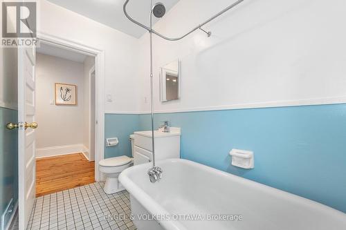 230 Percy Street, Ottawa, ON - Indoor Photo Showing Bathroom