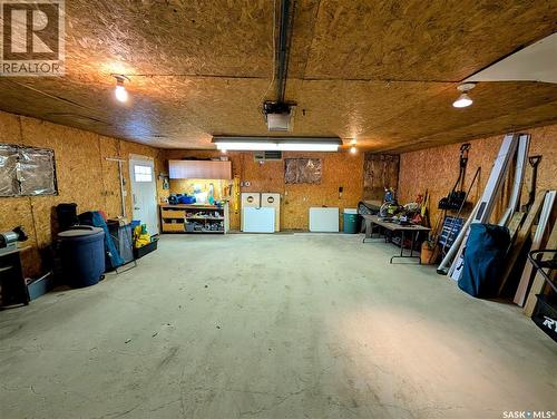 110 Paynter Crescent, Regina, SK - Indoor Photo Showing Garage