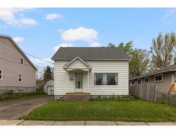 86 Armour ST Moncton, NB E1E 2Z2