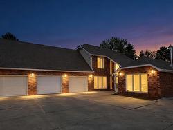 161 Ridgecrest Road Thunder Bay, ON P7B 7A1