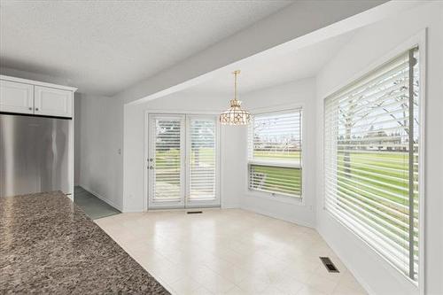68 Newcombe Cr, Winnipeg, MB 