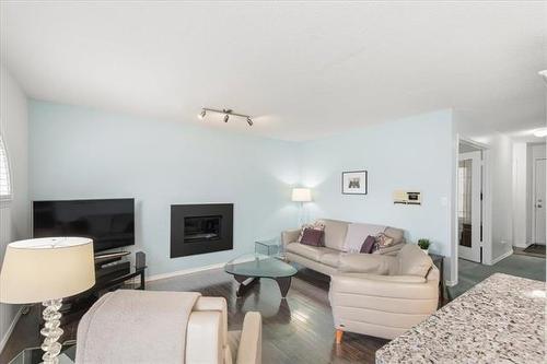 68 Newcombe Cr, Winnipeg, MB 