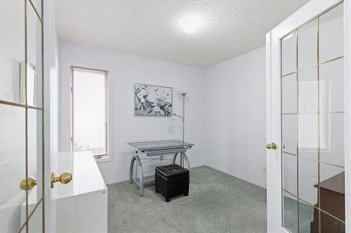 68 Newcombe Cr, Winnipeg, MB 