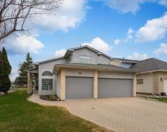 68 Newcombe CR  Winnipeg, MB R2J 3T6