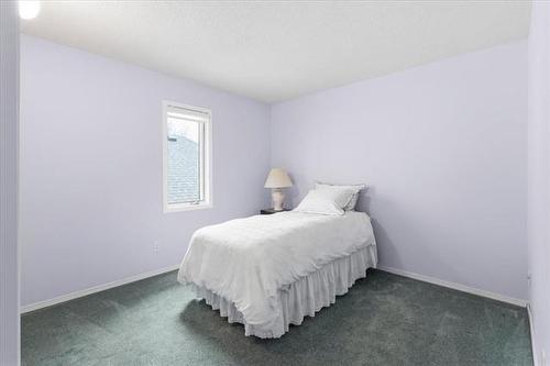 68 Newcombe Cr, Winnipeg, MB 