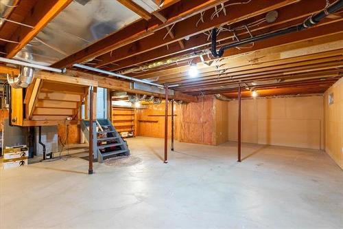 68 Newcombe Cr, Winnipeg, MB 