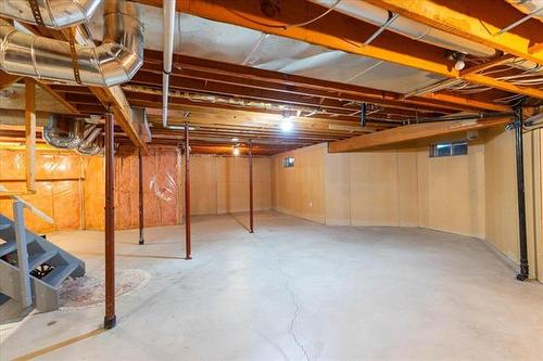 68 Newcombe Cr, Winnipeg, MB 