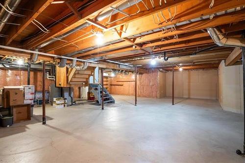 68 Newcombe Cr, Winnipeg, MB 