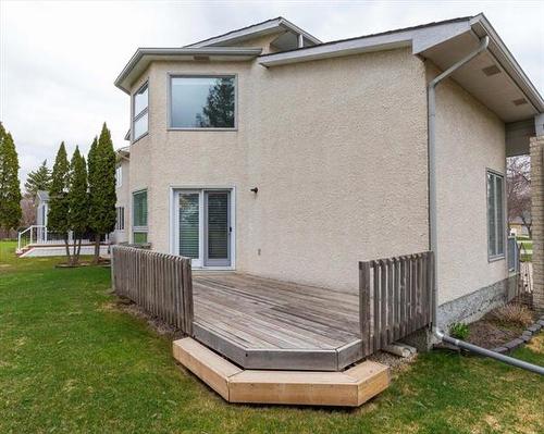 68 Newcombe Cr, Winnipeg, MB 