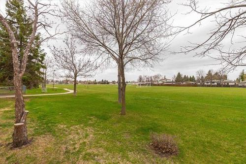 68 Newcombe Cr, Winnipeg, MB 