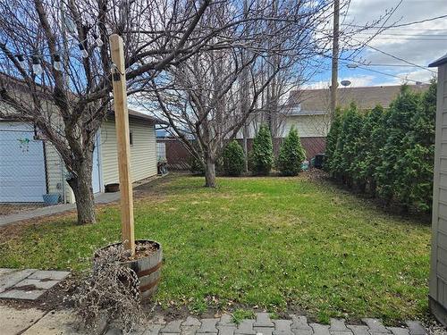 4 Third Ave, Letellier, MB 