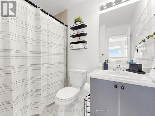 218 - 2550 Castlegate Crossing, Pickering, ON - Indoor Photo Showing Bathroom