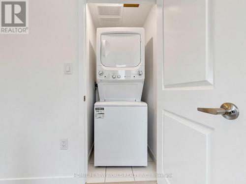 218 - 2550 Castlegate Crossing, Pickering, ON - Indoor Photo Showing Laundry Room