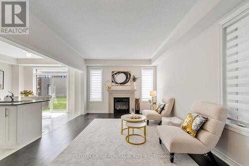 1285 Davis Loop, Innisfil, ON - Indoor Photo Showing Living Room With Fireplace