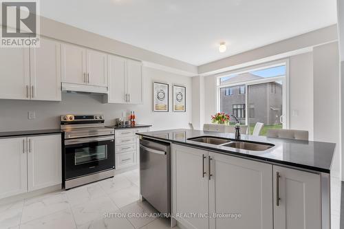 1285 Davis Loop, Innisfil, ON - Indoor Photo Showing Kitchen With Double Sink