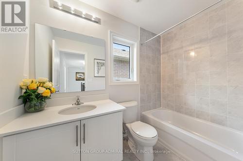 1285 Davis Loop, Innisfil, ON - Indoor Photo Showing Bathroom