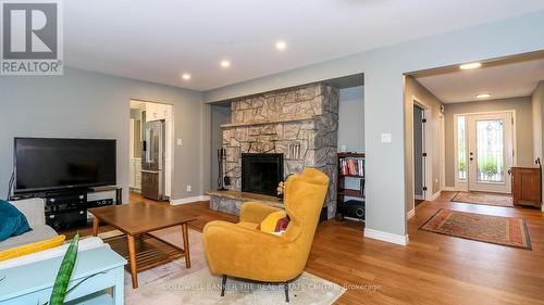 33 Elvyn Crescent, Oro-Medonte, ON - Indoor Photo Showing Living Room With Fireplace