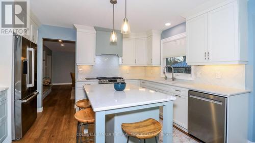 Kitchen - 33 Elvyn Crescent, Oro-Medonte, ON - Indoor Photo Showing Kitchen With Upgraded Kitchen