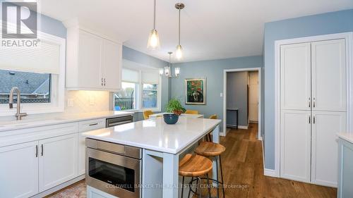 Built In Microwave - 33 Elvyn Crescent, Oro-Medonte, ON - Indoor Photo Showing Kitchen