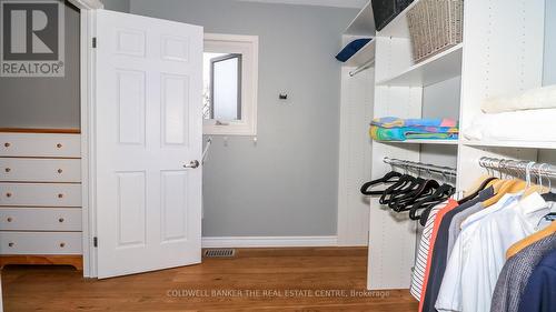 Walk In Closet - 33 Elvyn Crescent, Oro-Medonte, ON - Indoor Photo Showing Other Room