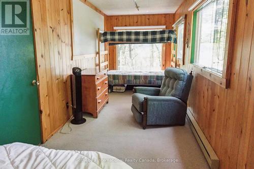 1 Brill'S Island, Nipissing, ON - Indoor Photo Showing Bedroom
