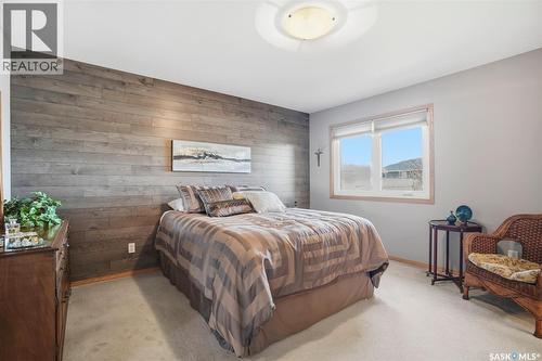 211 Brookmore Lane, Saskatoon, SK - Indoor Photo Showing Bedroom