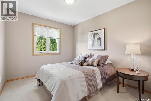 211 Brookmore Lane, Saskatoon, SK - Indoor Photo Showing Bedroom