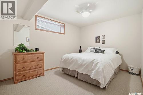 211 Brookmore Lane, Saskatoon, SK - Indoor Photo Showing Bedroom
