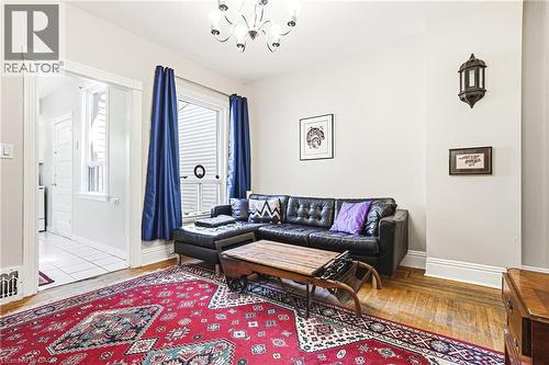 43 Harvey Street, Hamilton, ON - Indoor Photo Showing Living Room