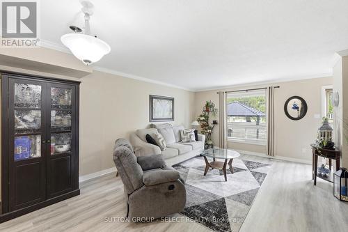1 - 151 Bonaventure Drive, London East (East I), ON - Indoor Photo Showing Living Room