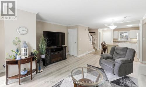1 - 151 Bonaventure Drive, London East (East I), ON - Indoor Photo Showing Living Room