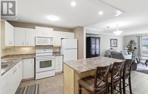 1 - 151 Bonaventure Drive, London East (East I), ON - Indoor Photo Showing Kitchen