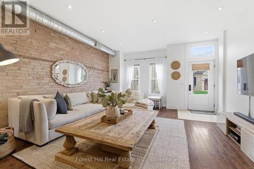 66 St Andrews Street, Cambridge, ON - Indoor Photo Showing Living Room