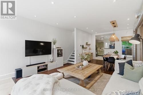 66 St Andrews Street, Cambridge, ON - Indoor Photo Showing Living Room