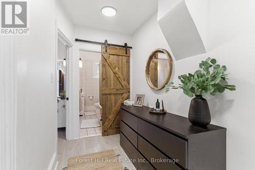66 St Andrews Street, Cambridge, ON - Indoor