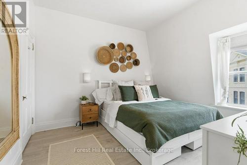 66 St Andrews Street, Cambridge, ON - Indoor Photo Showing Bedroom