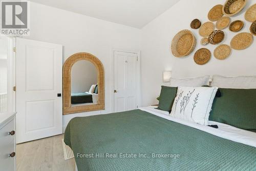 66 St Andrews Street, Cambridge, ON - Indoor Photo Showing Bedroom