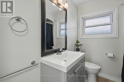 Main floor 4 pcs bathroom - 1520 Concession Road, Cambridge, ON - Indoor Photo Showing Bathroom