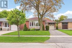 49 STEVENHARRIS DRIVE  Toronto, ON M9C 1V2