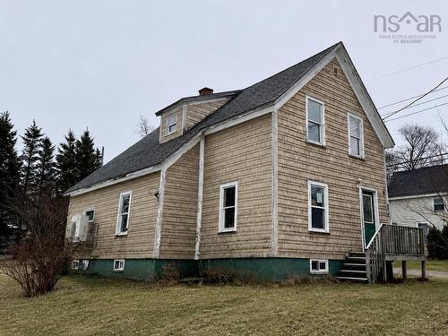 84 Herrett, Springhill, NS 
