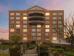 802 99 Waterfront Drive Bedford, NS B4A 4K5