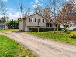 2774 Poplar Drive  Coldbrook, NS B4R 1A8