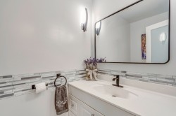 Powder room - 
